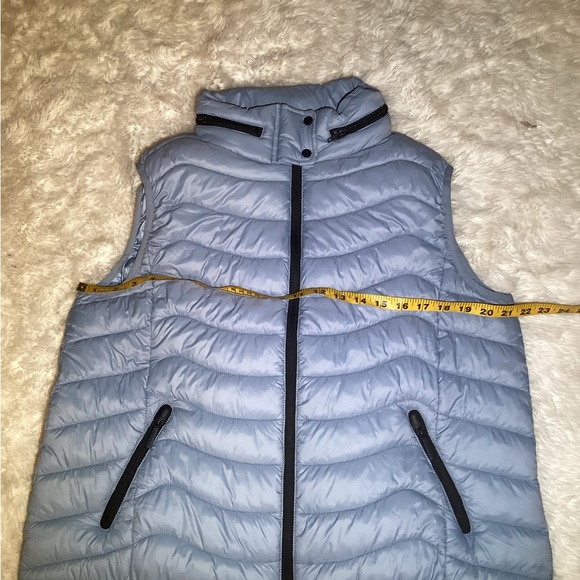 Bernardo blue puffy vest size large - Picture 10 of 11